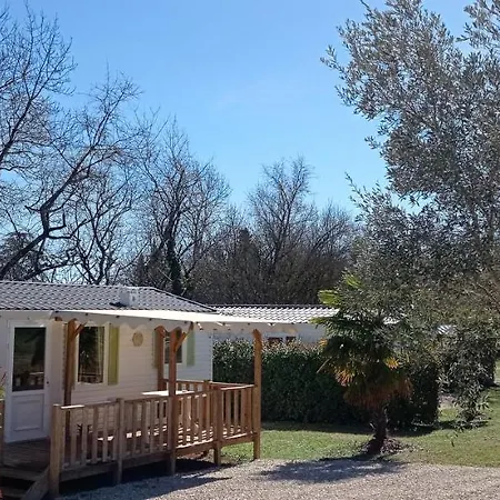 مكان تخييم L'olivier Mobil 4 Personnes Le Bel Air *